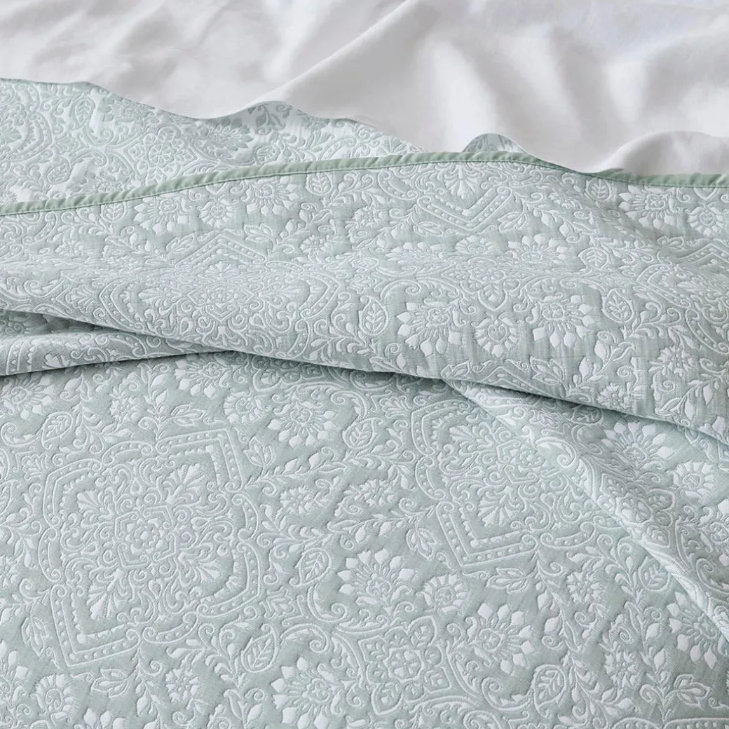 Carina Bedspread - Sage/Ivory