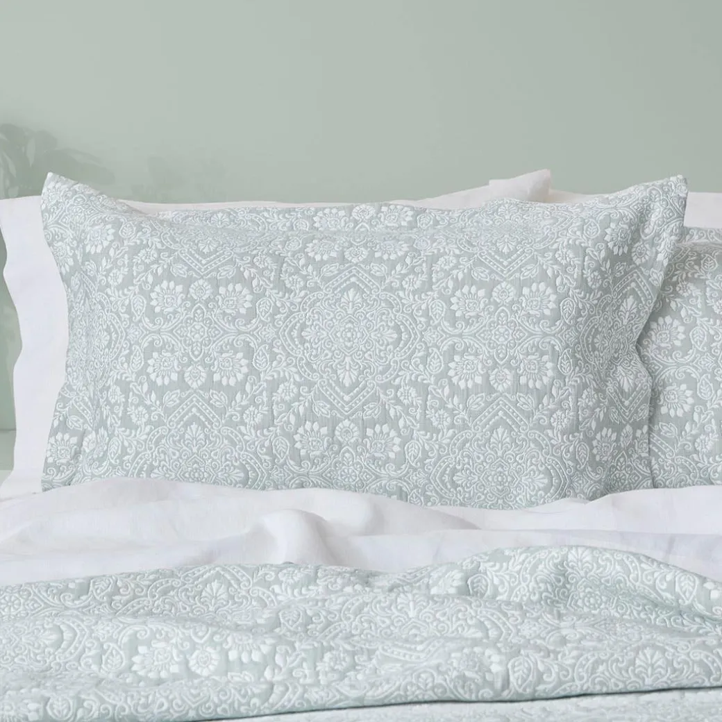 Carina Bedspread - Sage/Ivory