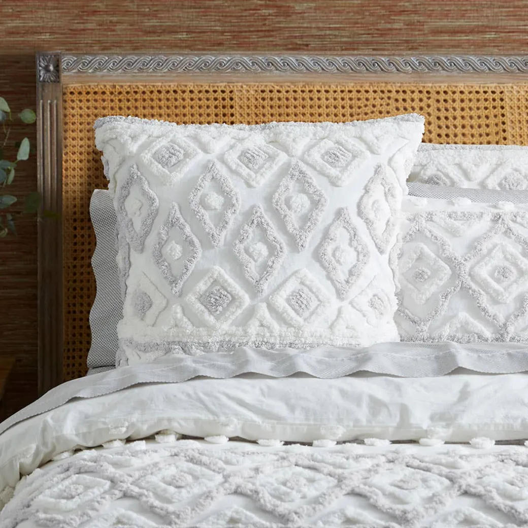 Nevarra Quilt Cover