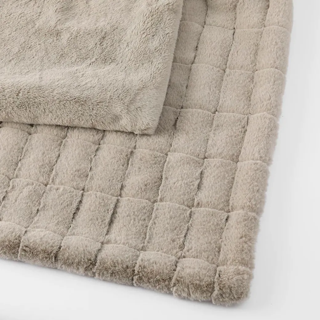 Sable Faux Fur Throw - Dove Grey