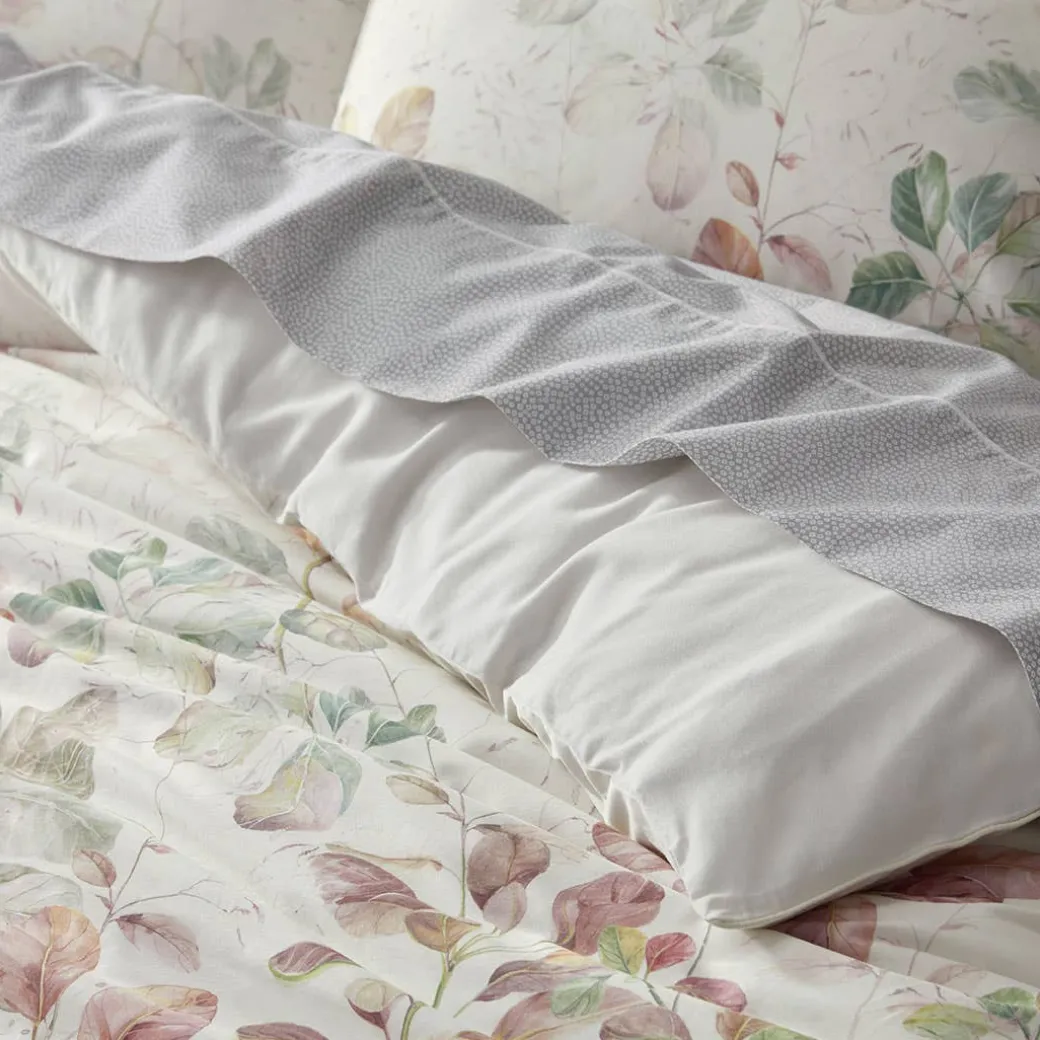 Smokebush Quilt Cover